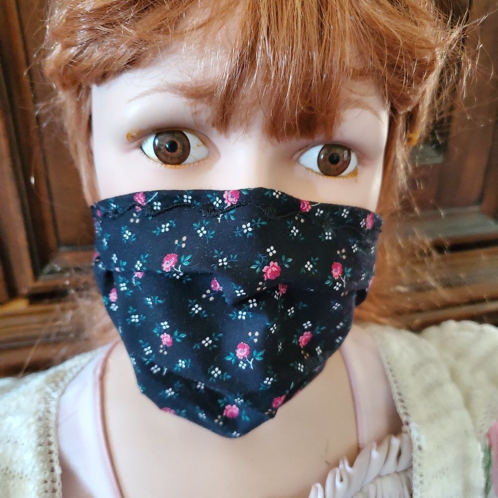 Kid Size Mask w/ Silver/Copper Filters-Roses on Bl